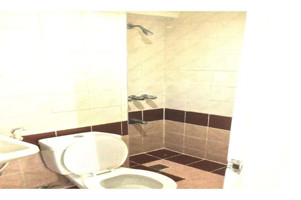 Oyo 817 Vista Apartelle Mandaluyong 2*,  Filipinler