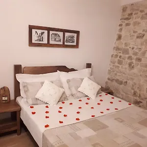  Otel Omer Arnavutluk